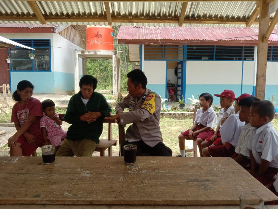Bhabinkamtibmas menghadiri acara Pelantikan pengurus ICMI ORDA Tana Toraja
