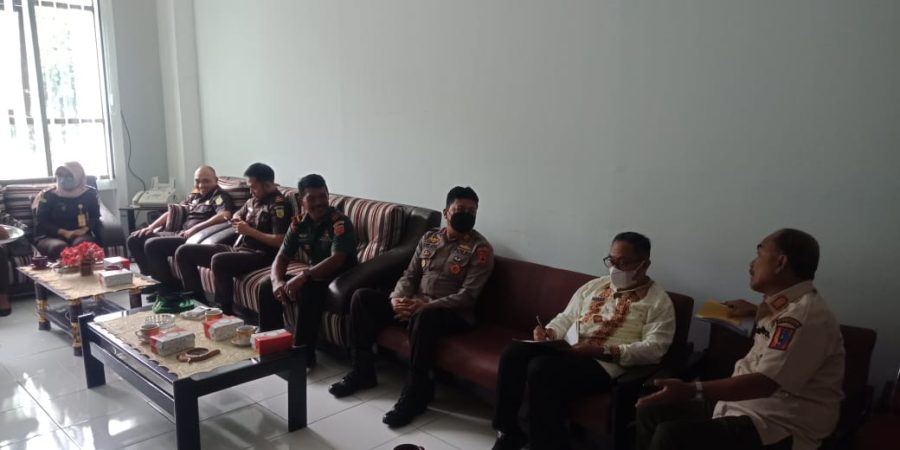 Bhabinkamtibmas Polsek Sangalla Intensif Sambangi Wilayah Binaan