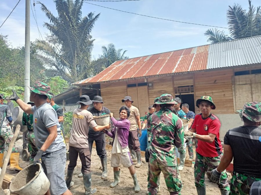 Polres Tana Toraja Dan TNI Gabungan Melakukan TMMD Pengerjaan Rabat Beton