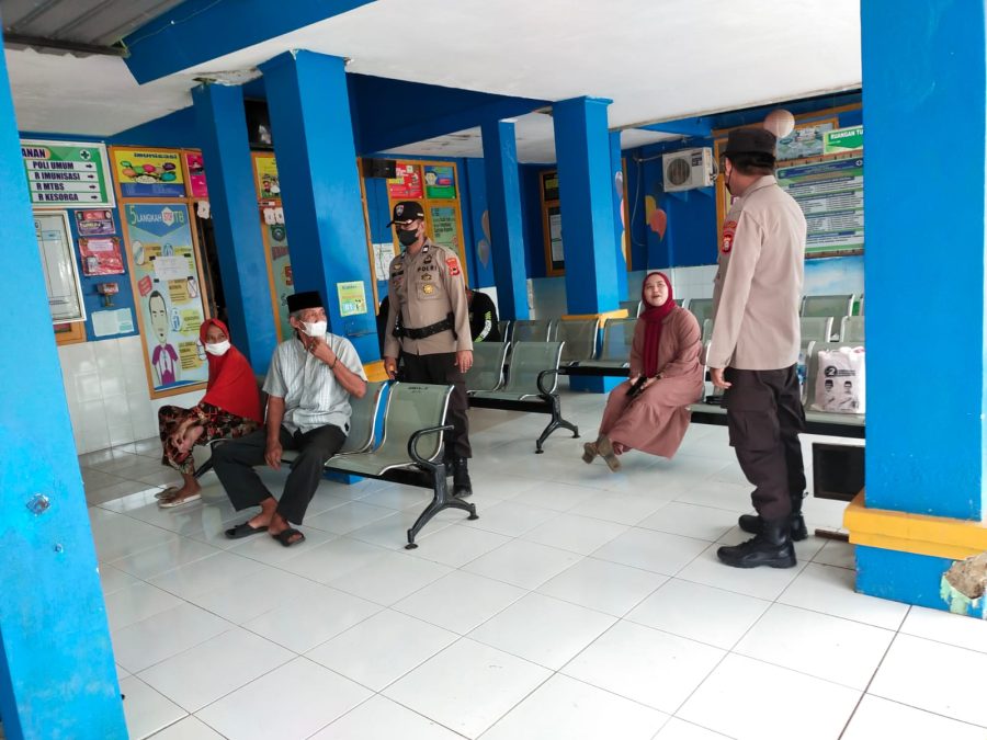 Polsek Ma’rang Pangkep Beri Pengamanan Giat Vaksinasi Untuk Masyarakat di Puskesmas Ma’rang