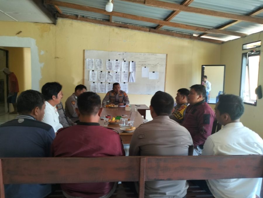 Penggerebekan Judi Sabung Ayam Oleh Personil Polsek Makale