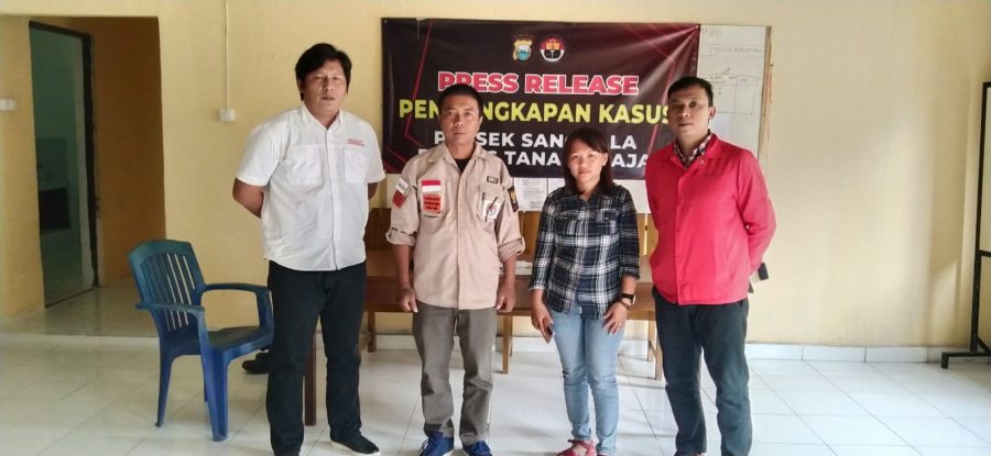 Bhabinkamtibmas melakukan PMK warga binaan yang mendaftar Rekpro Polri 2022