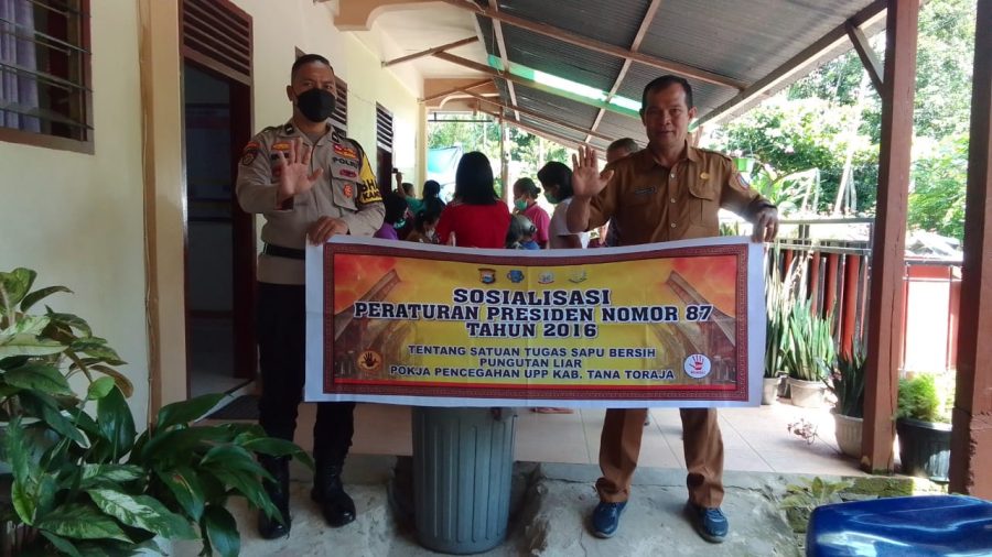 Bhabinkamtibmas Polsek Makale melakukan pendampingan Regsosek di wilayah binaan