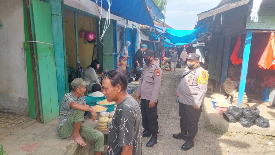 Rutinitas Personil Polsek Ma’rang Laksanakan Pengamanan Pasar Tradisional