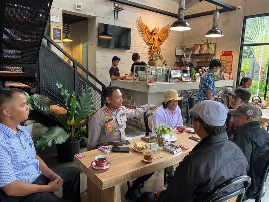 Pererat Tali Silaturrahmi, Kapolres Toraja Utara Ngopi Bareng Bersama Insan Pers