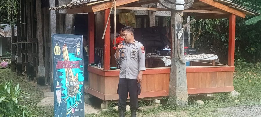 Kapolsek Sopai Hadiri Rangkaian Penyelesaian Permasalahan Secara Adat Dan Sosialisasikan Nomor Layanan Aduan WhatApp