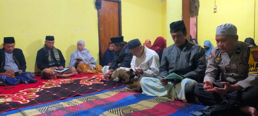 Bhabinkamtibmas Polsek Makale menghadiri tahlilan dan yasinan warga binaan