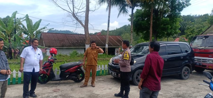 Sinergitas Bhabinkamtibmas bersama Babinsa dan Kepala Lembang (tiga pilar)
