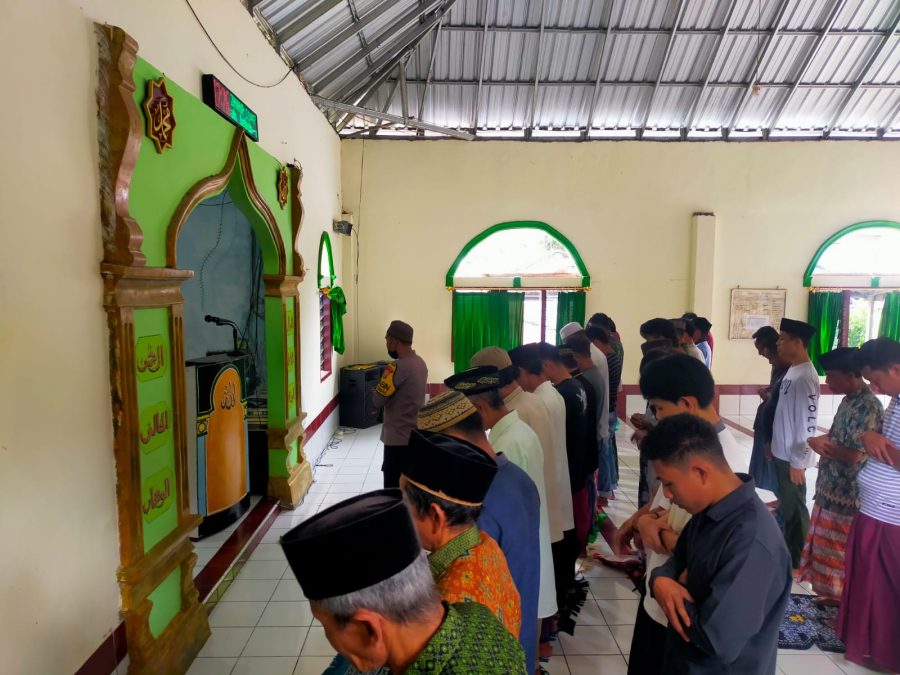 Sinergitas Bhabinkamtibmas bersama Babinsa dan Kepala Lembang (tiga pilar)