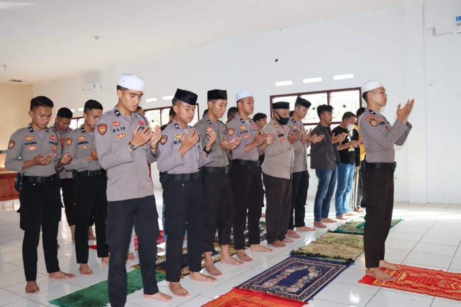 Polres Toraja Utara Laksanakan Shalat Ghaib Doakan Korban Gempa Cianjur