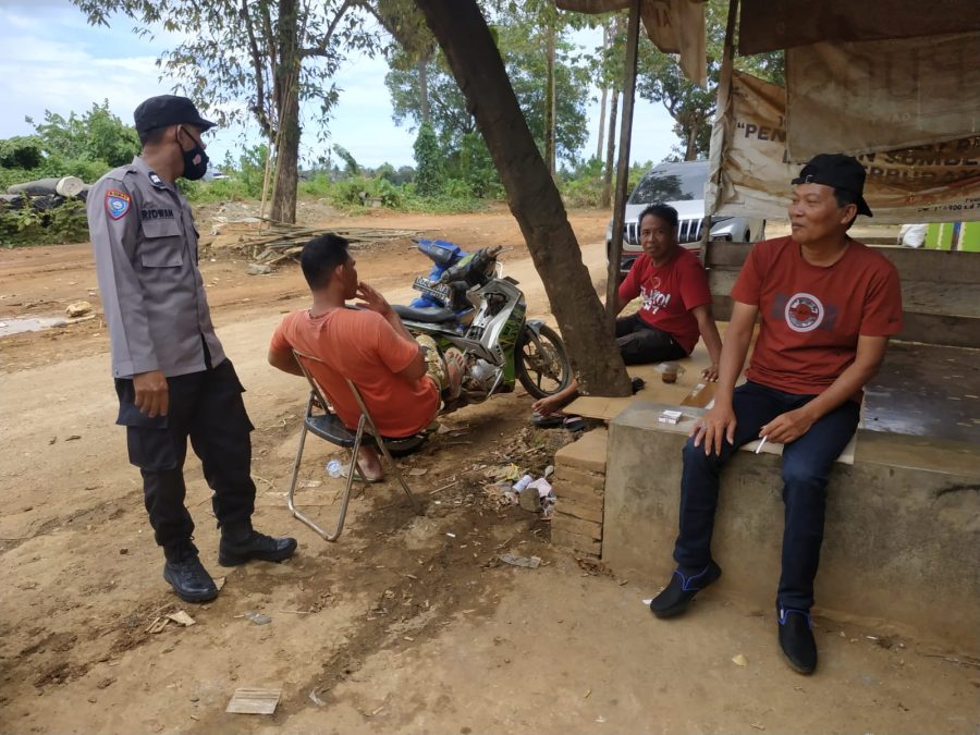 Patroli Kamtibmas, Kanit Binmas Polsek Mandalle Sambangi Warga