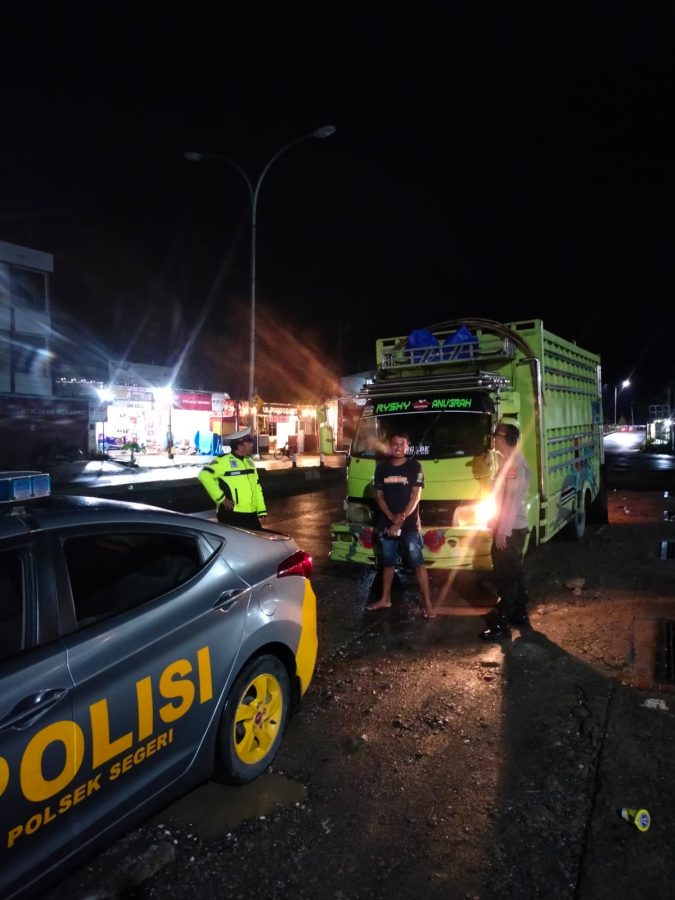 WUJUDKAN SITUASI AMAN KONDUSIF, POLSEK SEGERI MELAKSANAKAN PATROLI BLUE LIGHT DI SEPANJANG JALAN RAYA