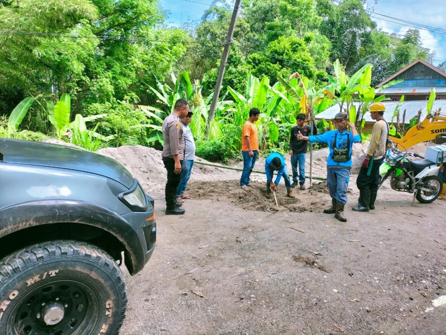 Bhabinkamtibmas Polsek Mengkendek patroli dan koordinasi di wilayah binaan