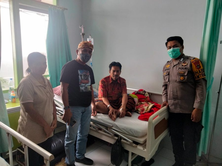 Bhabinkamtibmas Polsek Mengkendek patroli dan koordinasi di wilayah binaan