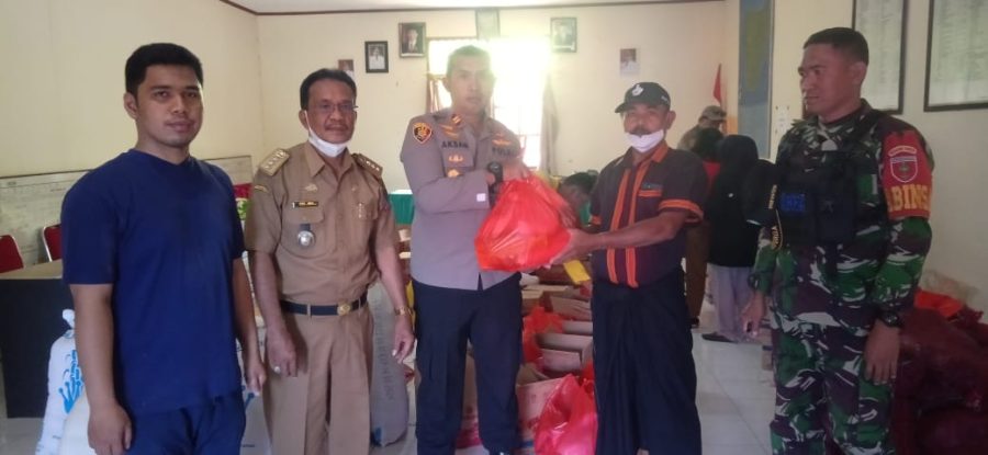 Bhabinkamtibmas Perayaan Ibadah Natal KELUARGA BESAR KARINA GROUP bersama GBI SOLA GRACIA
