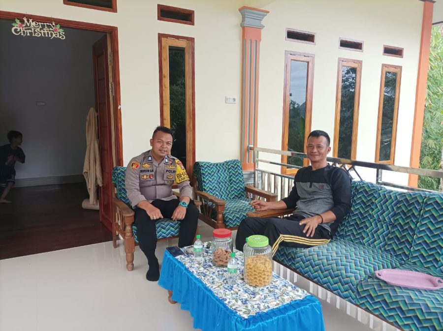 Bhabinkamtibmas Hadir Memberikan Rasa Aman Perayaan Natal PKK Lembang Leatung Matallo