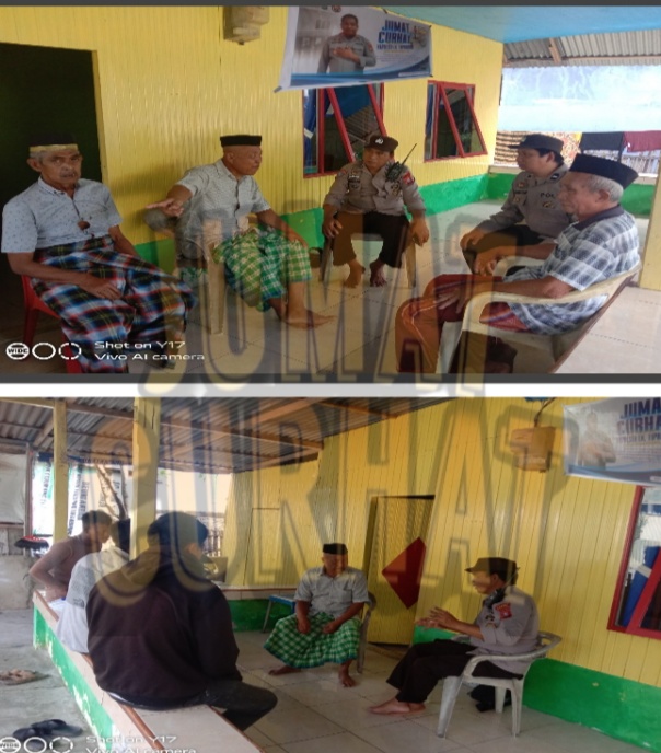 Kapolsek Liukang Tupabbiring Bersama Personil Laksanakan Jum’at Curhat,  Jum’at Curhat Lebih Dekat dengan Masyarakat dan Menjalin Silaturahmi.