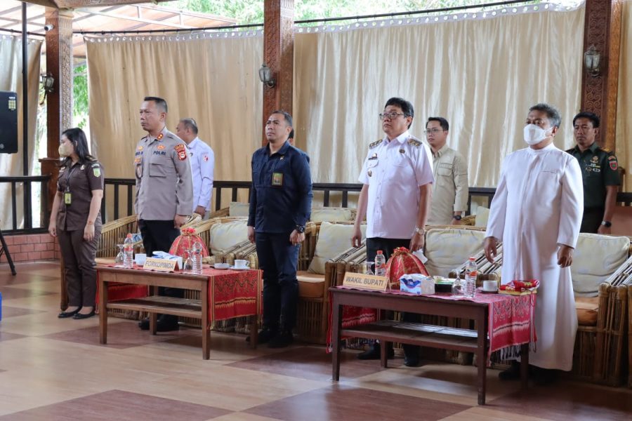 Kapolres Toraja Utara Hadiri Pelantikan dan Pengambilan Sumpah Janji 105 Anggota PPK