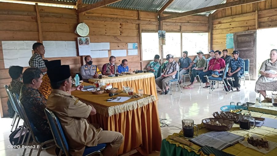 Bhabinkamtibmas Bersaama Babinsa Pengawasan Penyaluran BLT- DL
