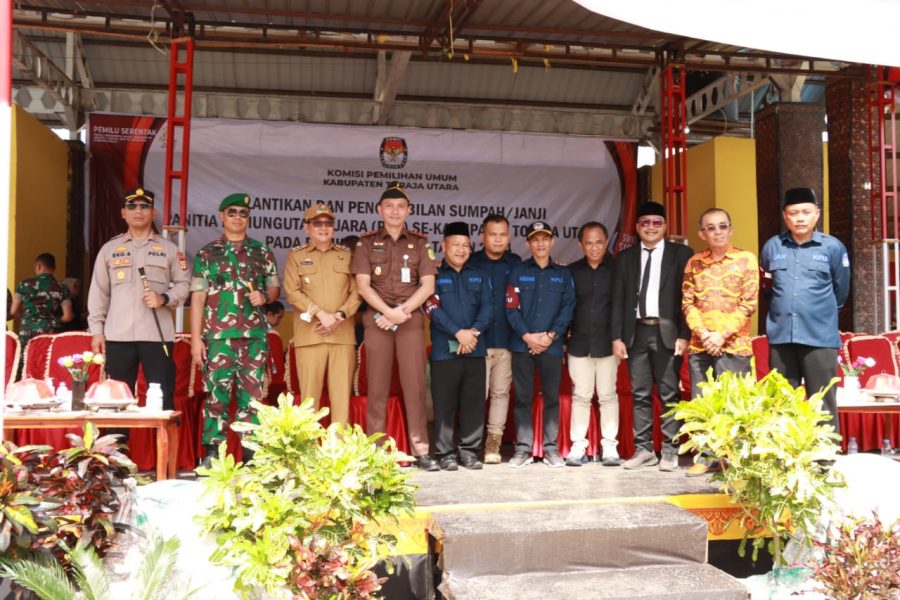 Kapolres Toraja Utara Hadiri Kegiatan Pelantikan dan Pengambilan Sumpah/Janji Anggota PPS Terpilih Oleh KPU