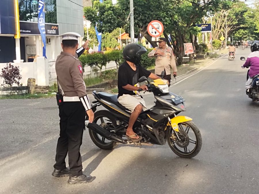 Ops Keselamatan Pallawa 2023, Kapolres Sidrap Turunkan PJU dan Kapolsek serta Anggota Laksanakan Commander Wish