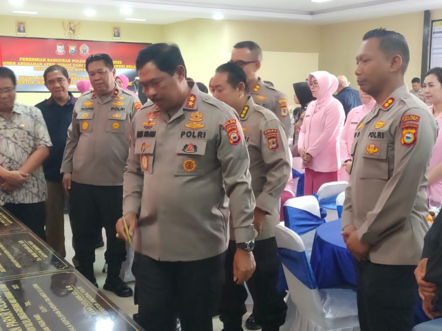 Didampingi Kapolres Toraja Utara, Kapolda Sulsel Resmikan Mapolres Toraja Utara Yang Ditandai Dengan Penandatanganan Prasasti