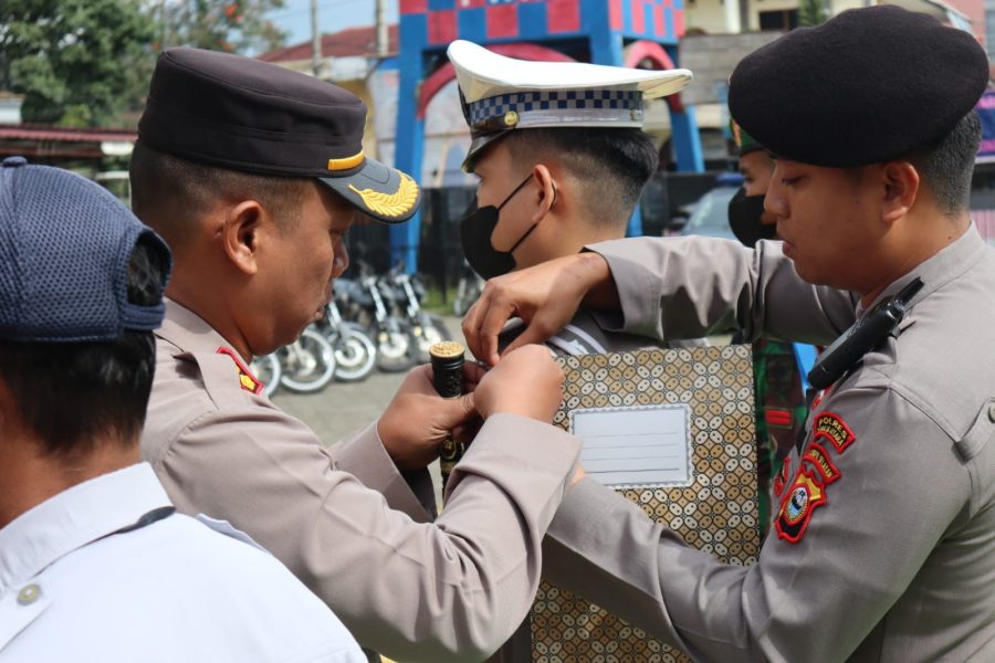 Tingkatkan Kemampuan Masyarakat Berlalu Lintas, Polres Toraja Utara Laksanakan Apel Gelar Pasukan Ops Keselamatan 2023