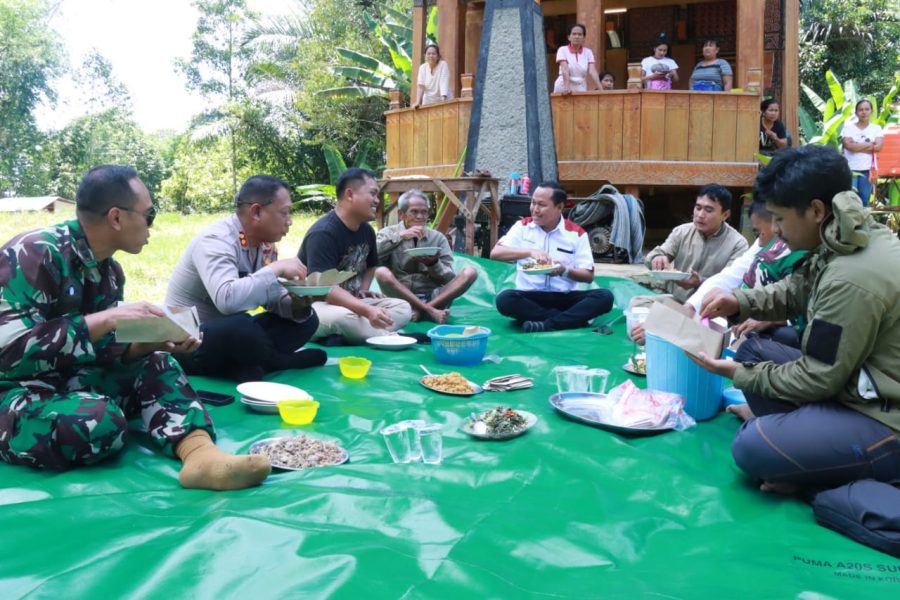 Wujud Sinergitas TNI-Polri, Kapolres Toraja Utara Bersama Dandim 1414/Tator Gelar Jumat Curhat Dengar Keluhan Masyarakat