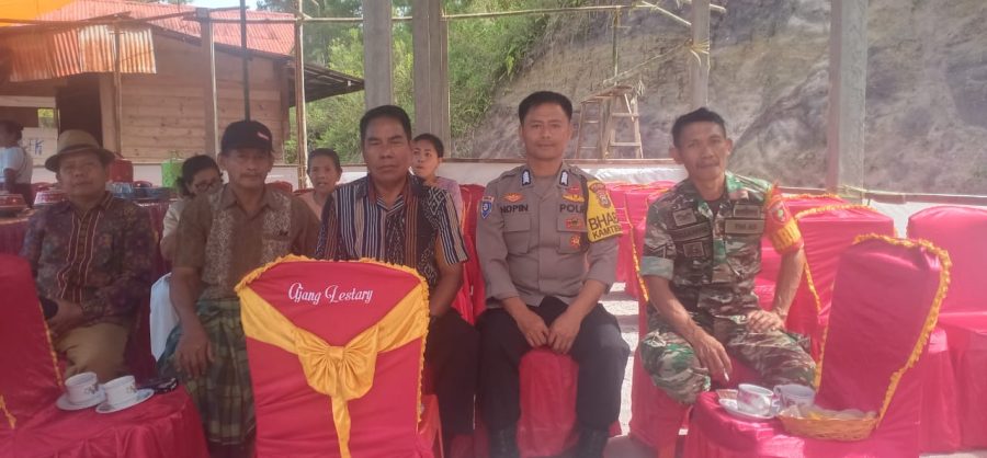 Turut Donor Darah, Waka Polsek Makale pengamanan acara “HARLAH SATU ABAD NU” di Pasar seni Makale