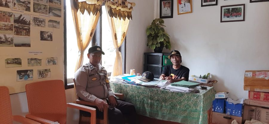 Kapolsek Sangalla menjadi Inspektur Upacara (Irup) Bendera di SMP Katolik Sangalla