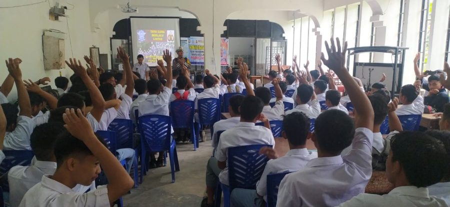 Personil Polsek Sangalla Melakukan Pengamanan Pesta Adat Rambu Solo’
