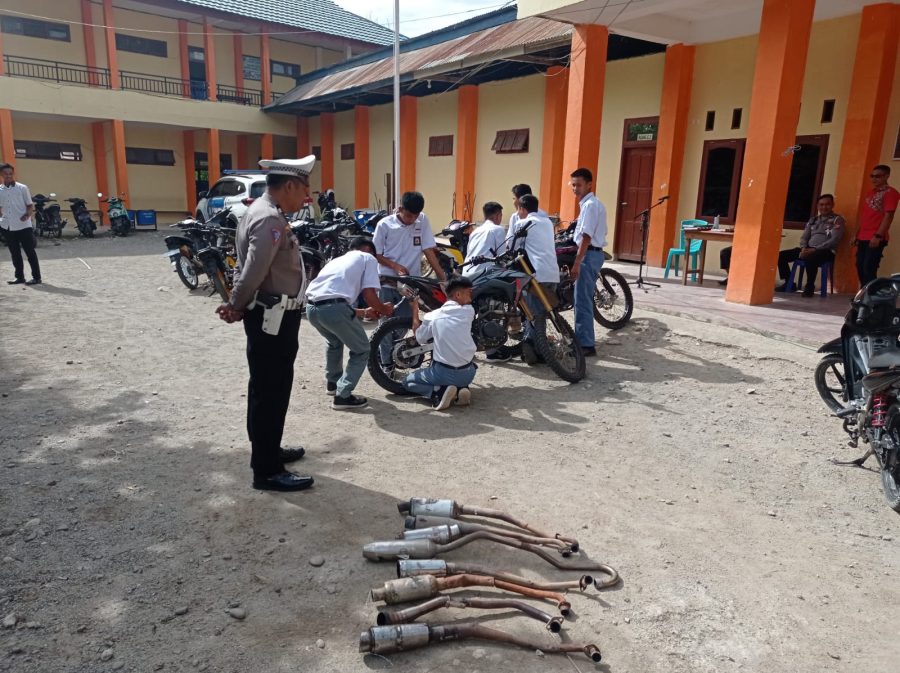 Personil Polsek Sangalla Melakukan Pengamanan Pesta Adat Rambu Solo’