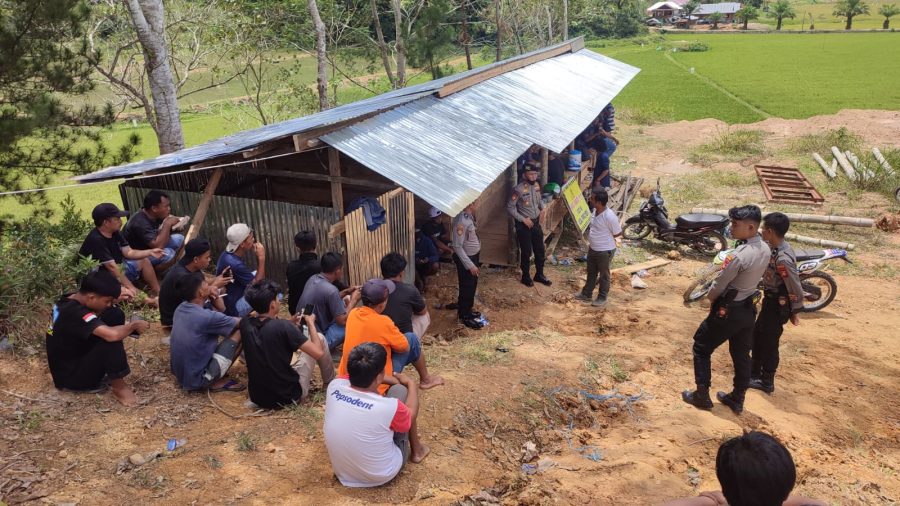 Personil Polsek Sangalla Melakukan Pengamanan Pesta Adat Rambu Solo’