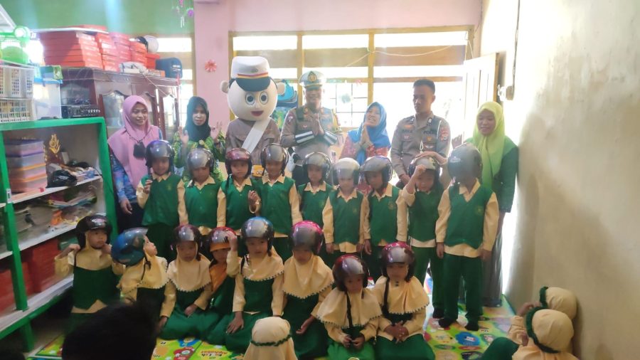 Pembinaan Dan Pengecekan Barang Tahanan Di Rutan Polres Tana Toraja