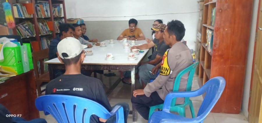 Bhabinkamtibmas Pengamanan pesta adat Rambu solo di Lembang Letek