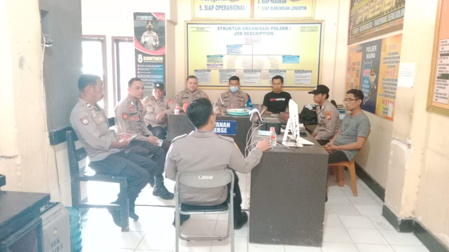 Meningkatkan Kualitas Dan Kapabilitas anggota, Kapolsek Maiwa AKP Abd Samad Laksanakan Program “Polri Belajar”