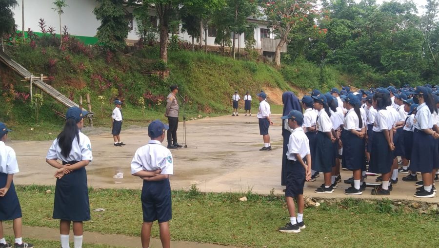 Kapolsek Sangalla Selaku IRUP di SMP Negeri 1 Sangalla