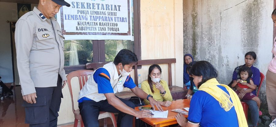 Bhabinkamtibmas Polsek Makale memantau acara pembekalan Pengurus DPD LDII