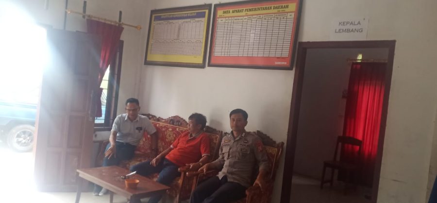 Bhabinkamtibmas Polsek Makale Melakukan Pendampingan Operasi Pasar