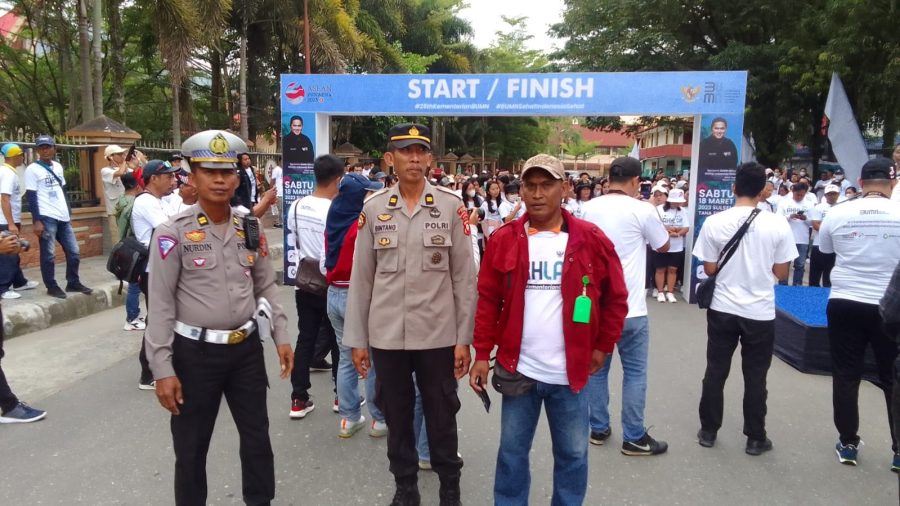 Bhabinkamtibmas Polsek Makale menghadiri acara pengajian rutin bulanan di kelurahan Tarongko