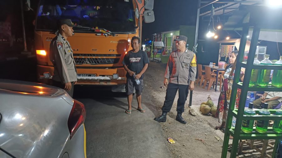 Personil Polsek Segeri Patroli Blue Light Malam Himbauan pengguna jalan*