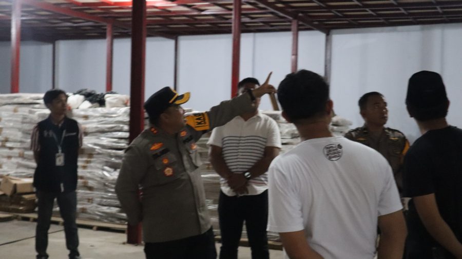Pastikan Keamanan Logistik Pemilu 2024, Kapolres Toraja Utara Cek Gudang KPU
