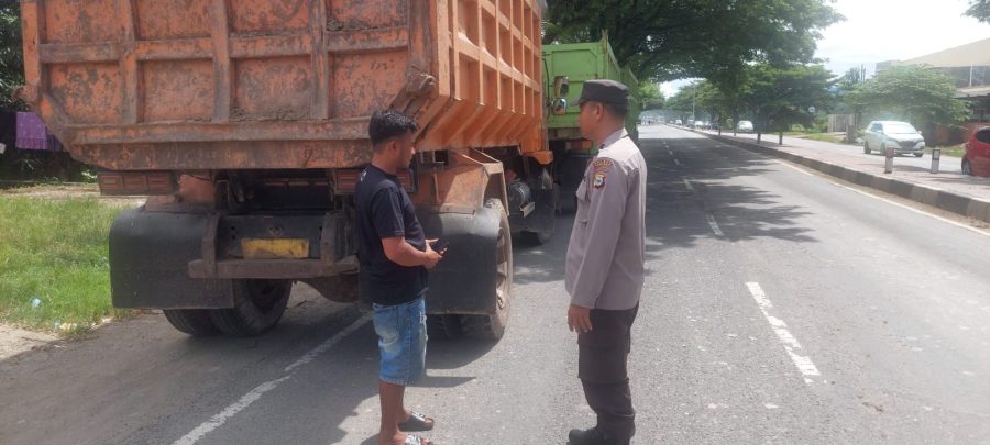 Polsek Segeri Patroli Blue Ligth Pantau Arus Balik Antisifasi Kemacetan Dan Kecelakaan*