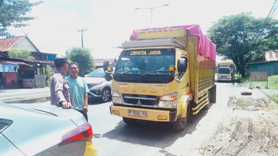 GUNA MENEKAN ANGKA KECELAKAAN, DAN KEJAHATAN JALANAN, PERSONIL POLSEK SEGERI MELAKSANAKAN PATROLI SIANG SEPANJANG JALAN POROS SEGERI*
