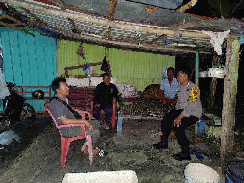 RUTIN PATROLI/SAMBANG DI MALAM HARI, CARA BHABINKAMTIBMAS BERSAMA PIKET RESERSE  MINIMALISIR GANGGUAN KAMTIBMAS DI WILAYAH BINAAN*