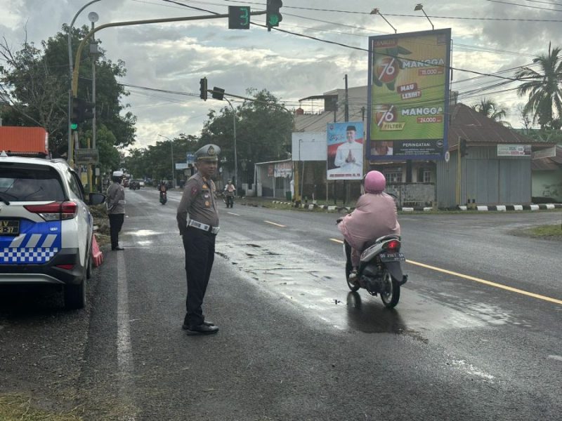 Sat Lantas Polres Sinjai Rutin Pengaturan Pagi Hari, Wujudkan Kamseltibcar Lantas