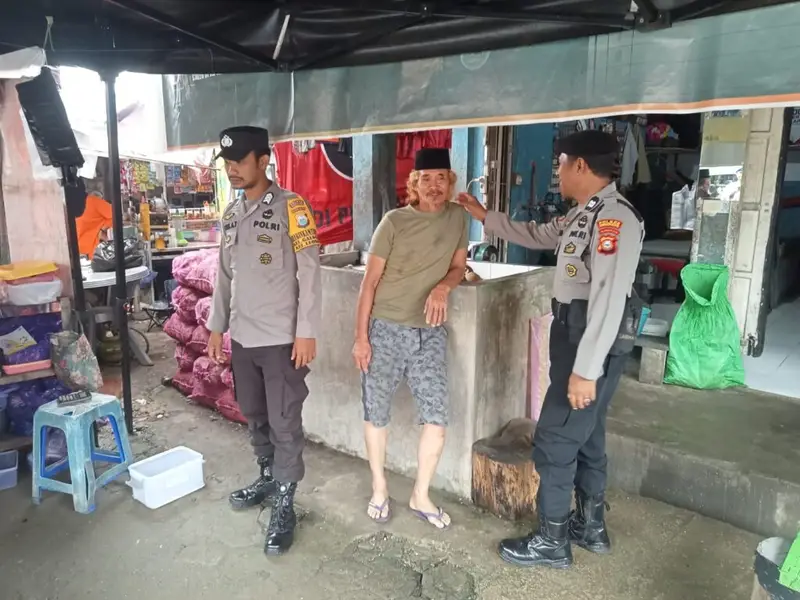 Masuki Masa Pemilukada, Kanit Sabhara Polsek Enrekang Aiptu Wildan Gencar Kunjungan ke Masyarakat Ciptakan Cooling system