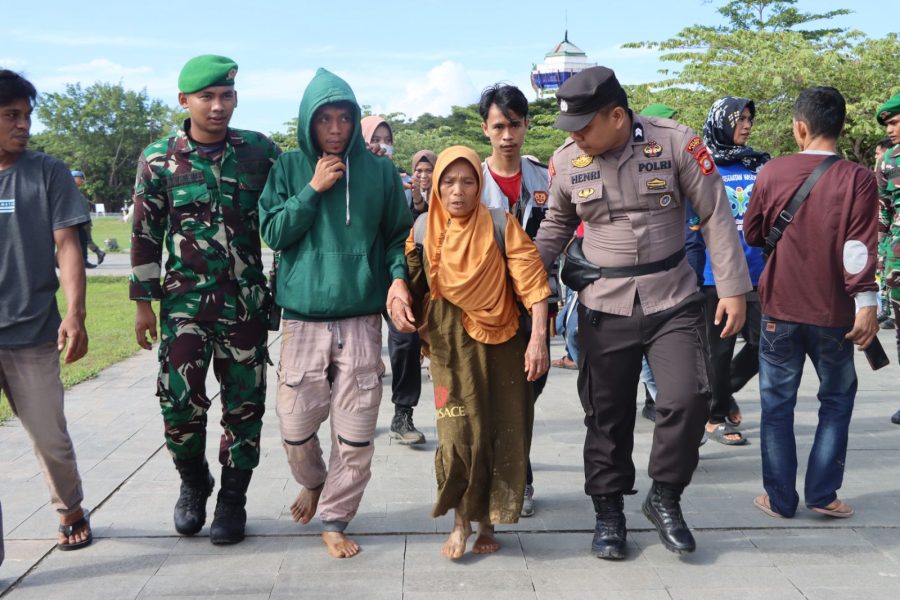 Helikopter Milik TNI-Polri dan BNPB Kembali Berhasil Evakuasi 128 Warga Terisolir Dampak Bencana Longsor di Kecamatan Latimojong