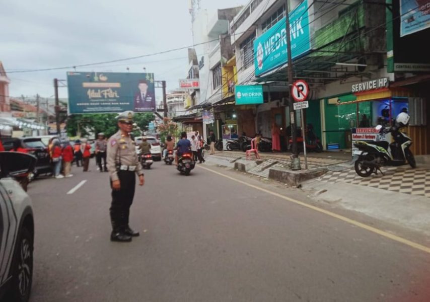 Kendaraan Parkir Sebelah Kanan Kerap Akibatkan Macet, Sat Lantas Polres Parepare dan Dishub Lakukan Penertiban