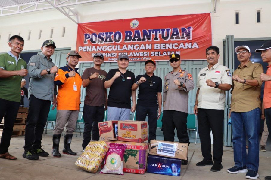 Kapolres Bone dan Forkopimda Mengawal Bantuan Bencana Alam untuk Kemanusiaan